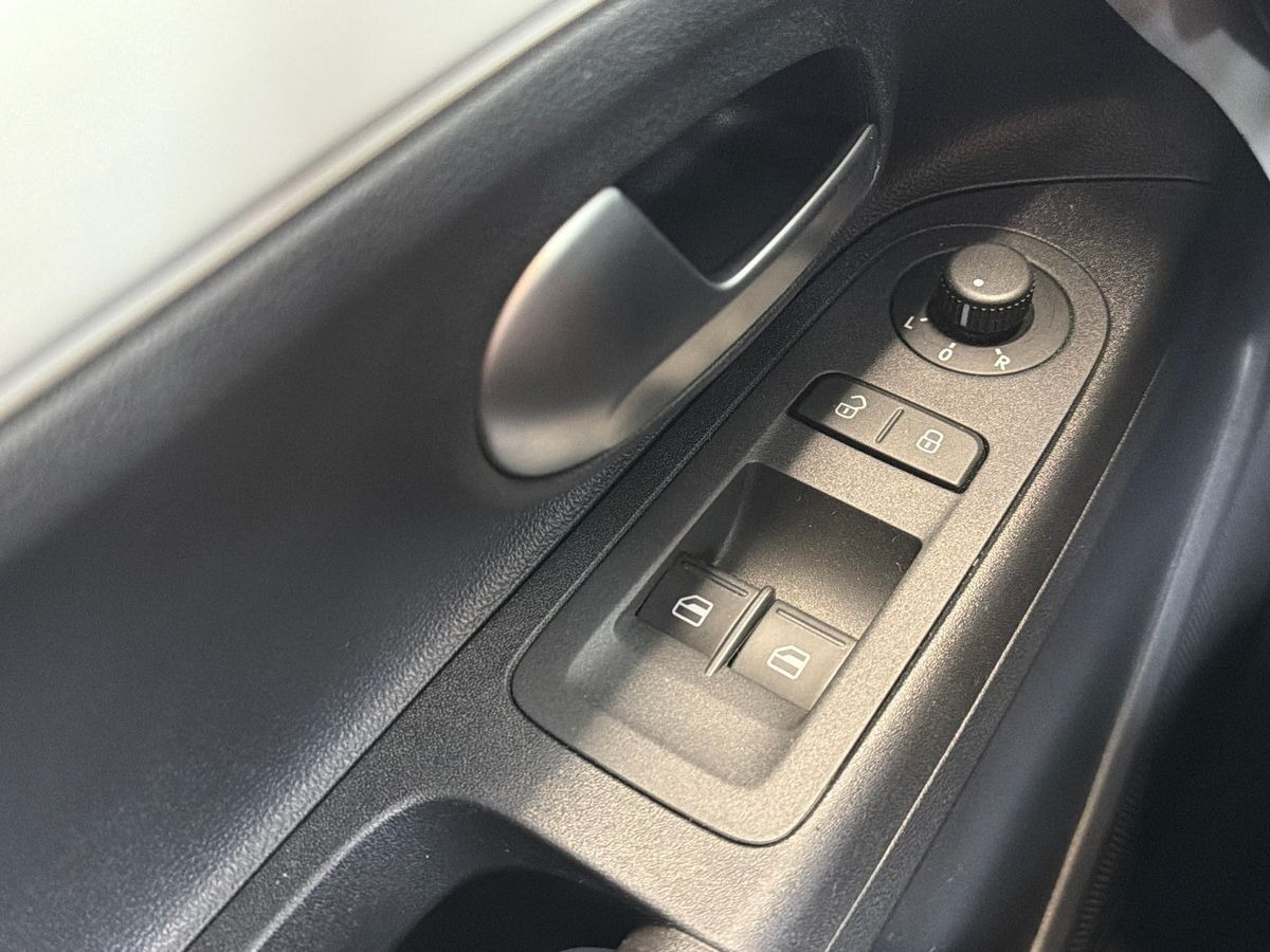 Hvid VW E-UP! fra 2021