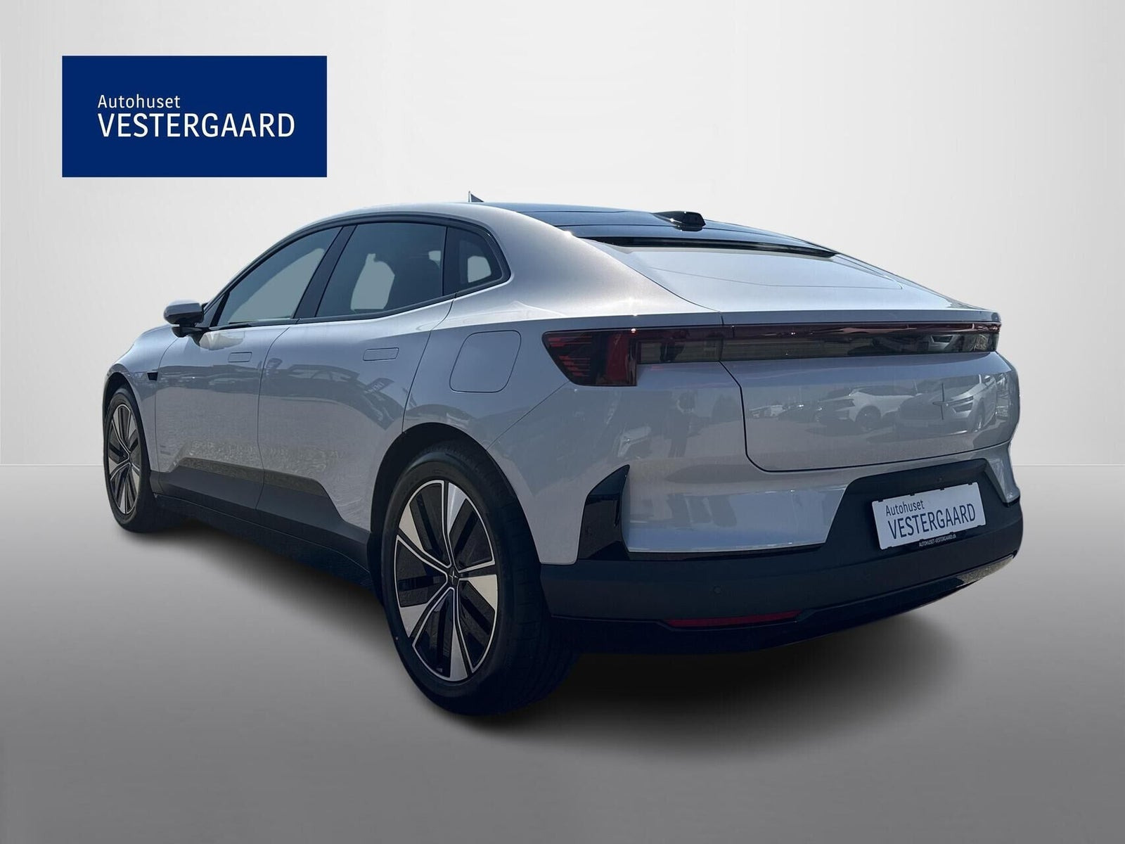 Hvid Polestar 4 fra 2026