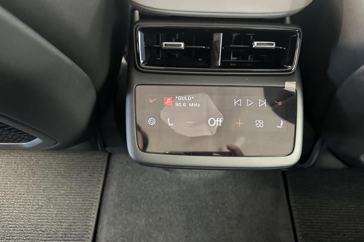 Hvid Polestar 4 fra 2026
