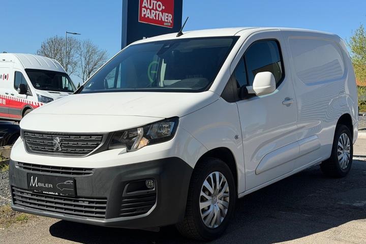 Hvid Peugeot Partner fra 2020