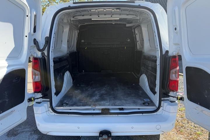 Hvid Peugeot Partner fra 2020