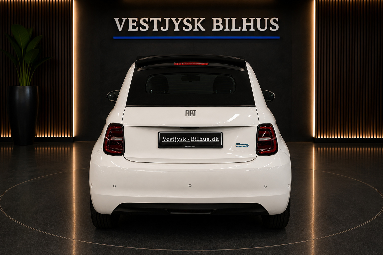 Hvid Fiat 500e fra 2023