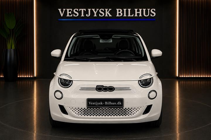 Hvid Fiat 500e fra 2023