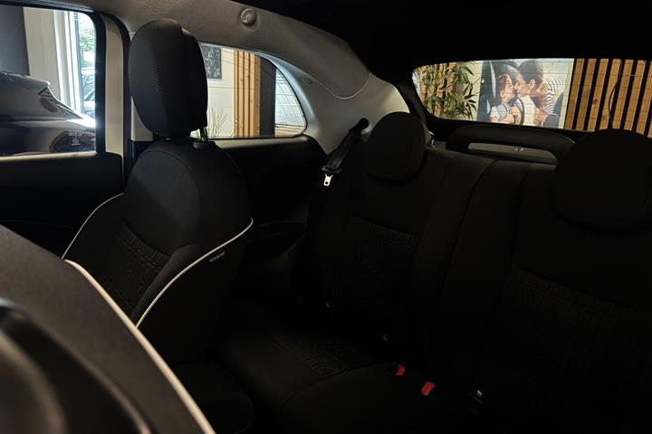 Hvid Fiat 500e fra 2023