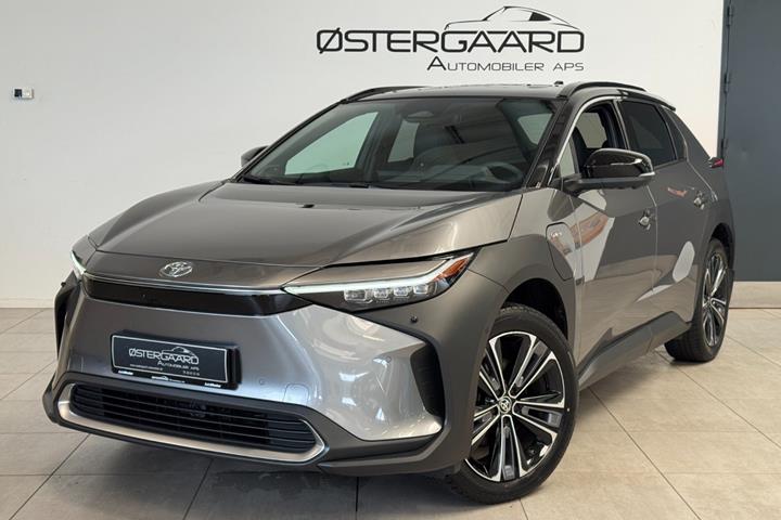 Grå Toyota BZ4X fra 2025