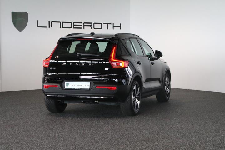 Sort Volvo XC40 fra 2023