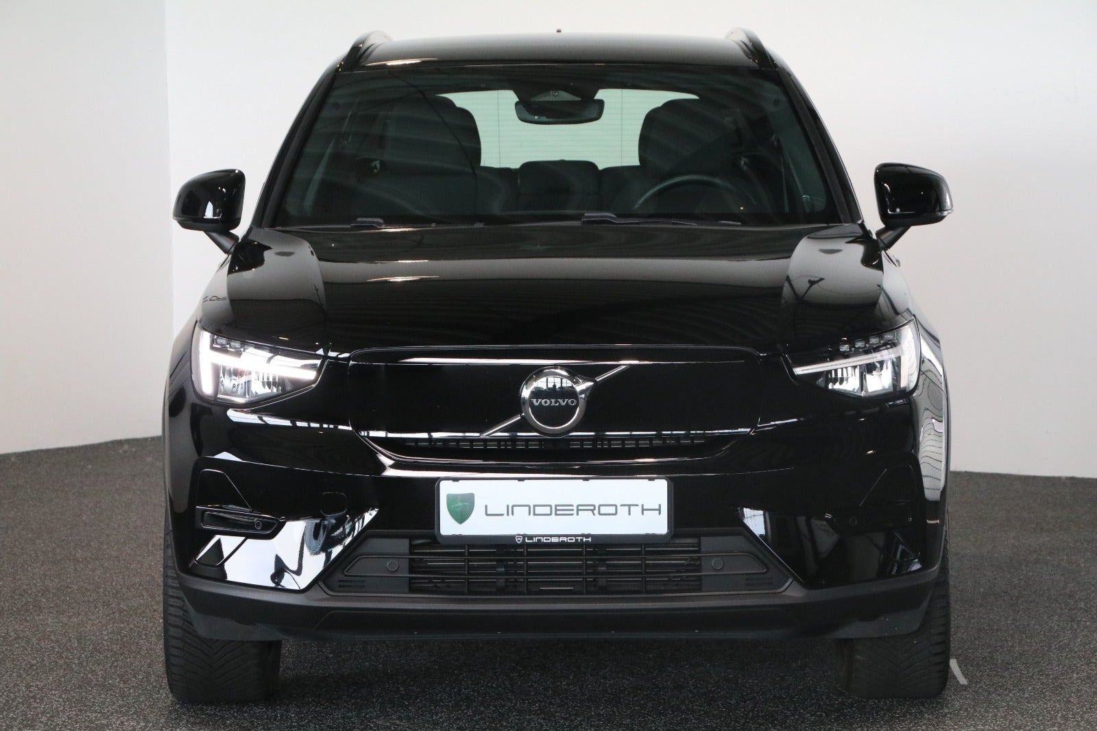 Sort Volvo XC40 fra 2023