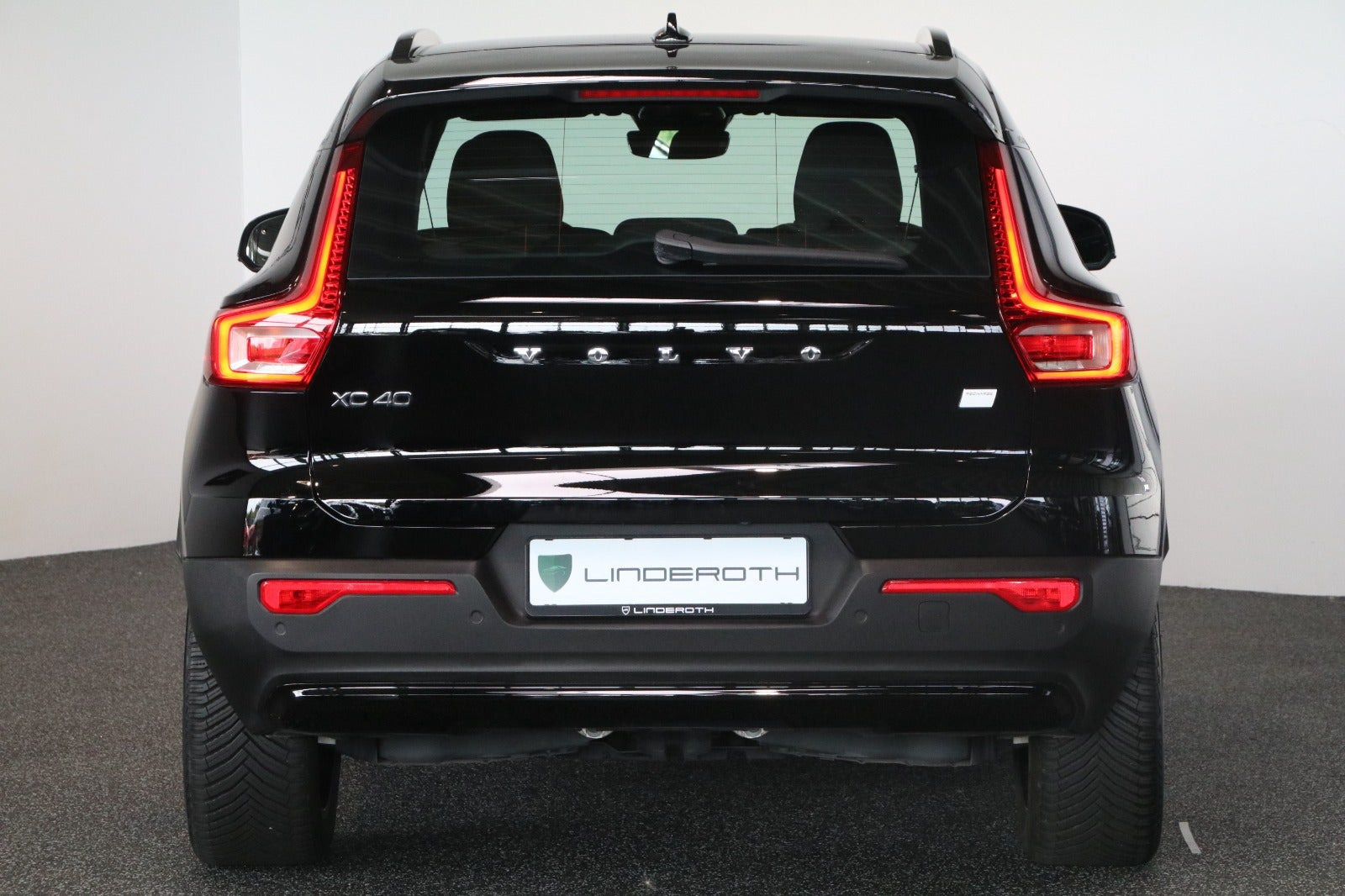Sort Volvo XC40 fra 2023