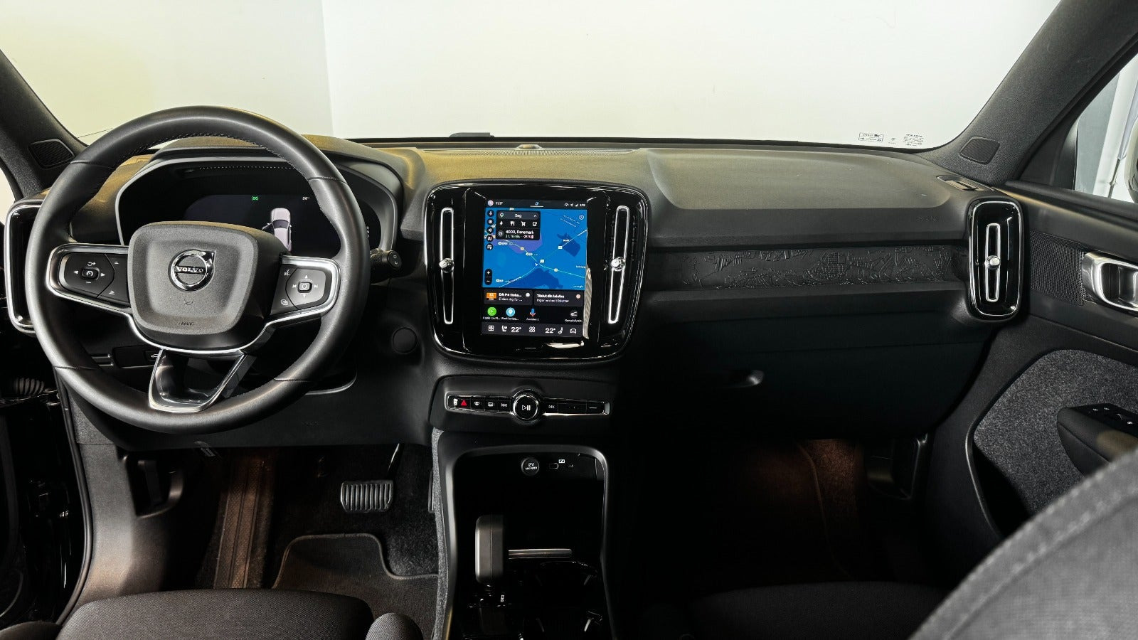 Sort Volvo XC40 fra 2023