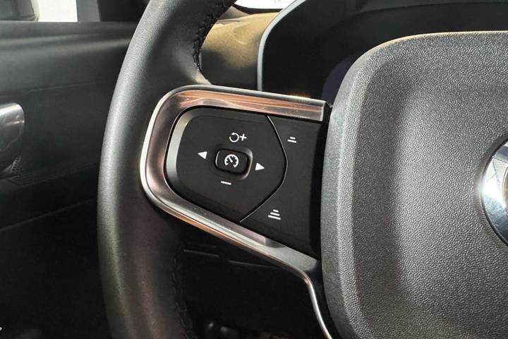 Sort Volvo XC40 fra 2023