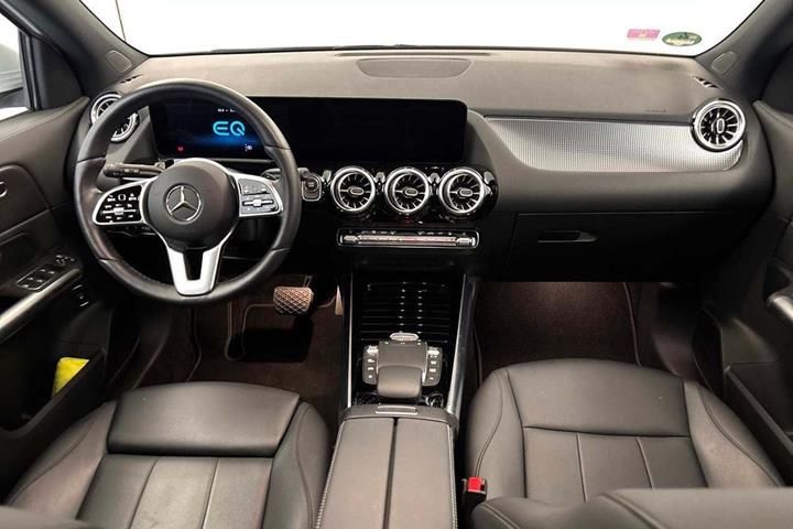 Hvid Mercedes EQA250 fra 2023
