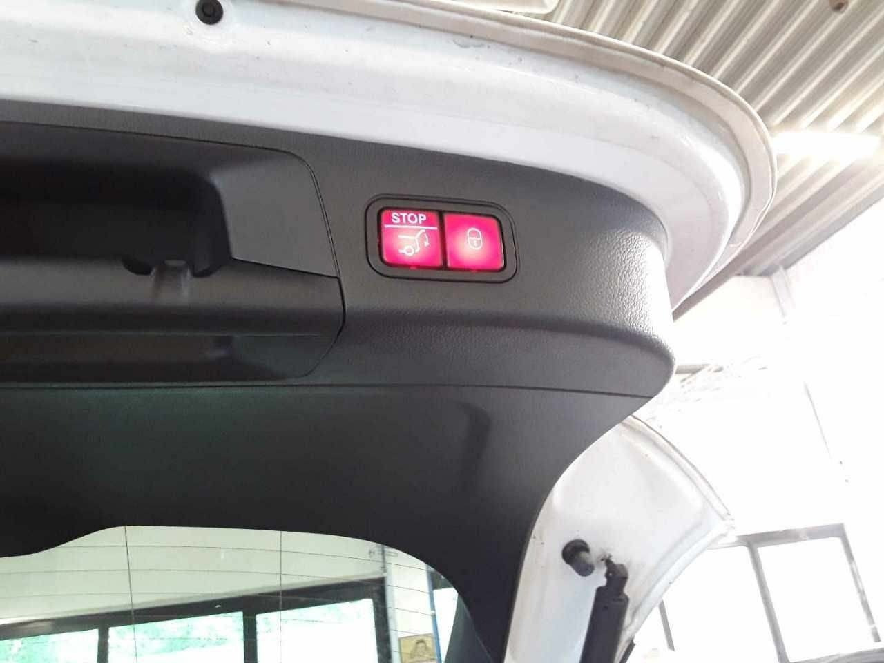 Hvid Mercedes EQA250 fra 2023