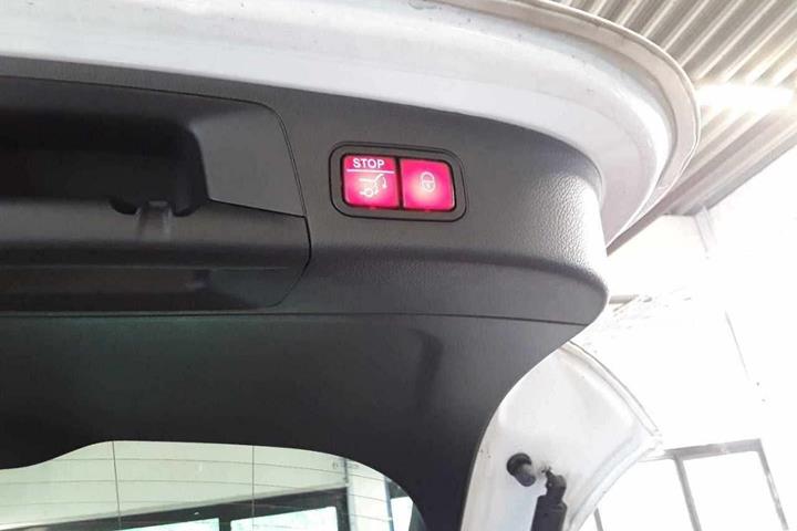 Hvid Mercedes EQA250 fra 2023