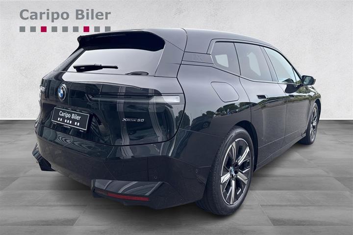 Sort BMW iX fra 2025
