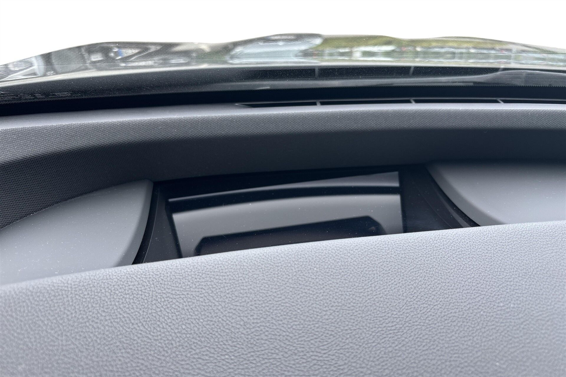 Sort BMW iX fra 2025