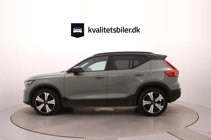 Grøn Volvo XC40 fra 2023