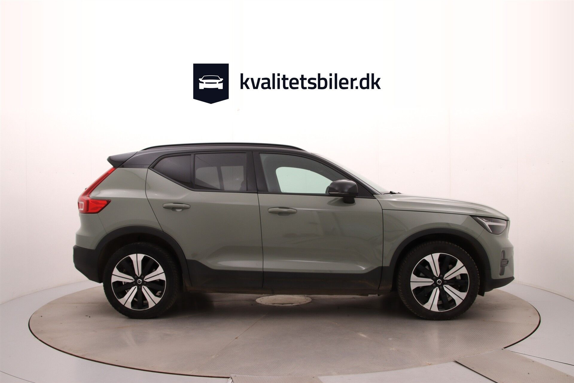 Grøn Volvo XC40 fra 2023