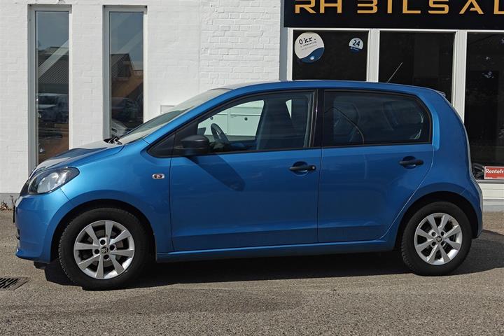 Blå Skoda Citigo fra 2016