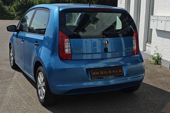 Blå Skoda Citigo fra 2016