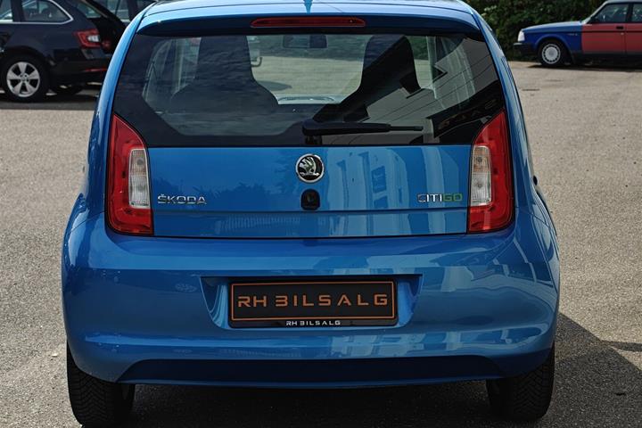 Blå Skoda Citigo fra 2016