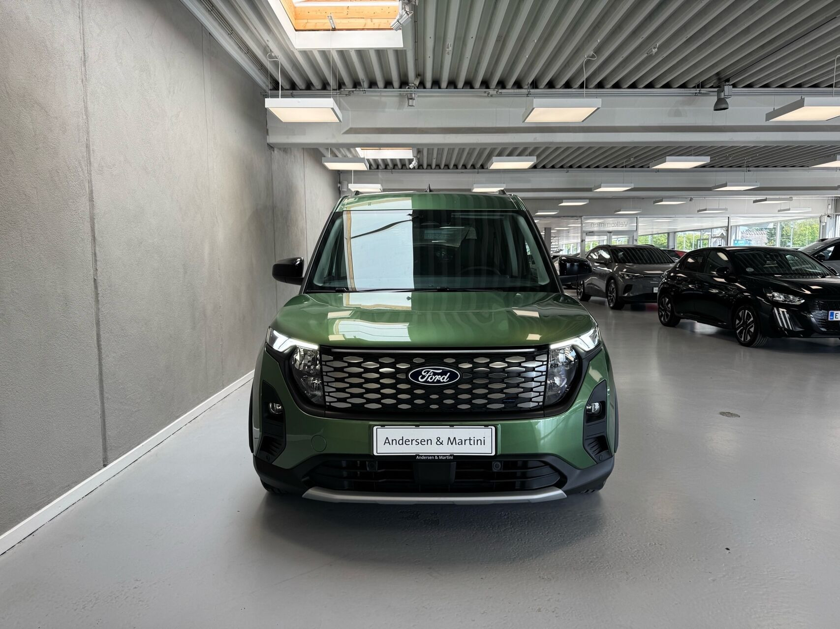 Grøn Ford E-Tourneo Courier fra 2025