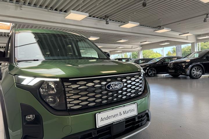 Grøn Ford E-Tourneo Courier fra 2025