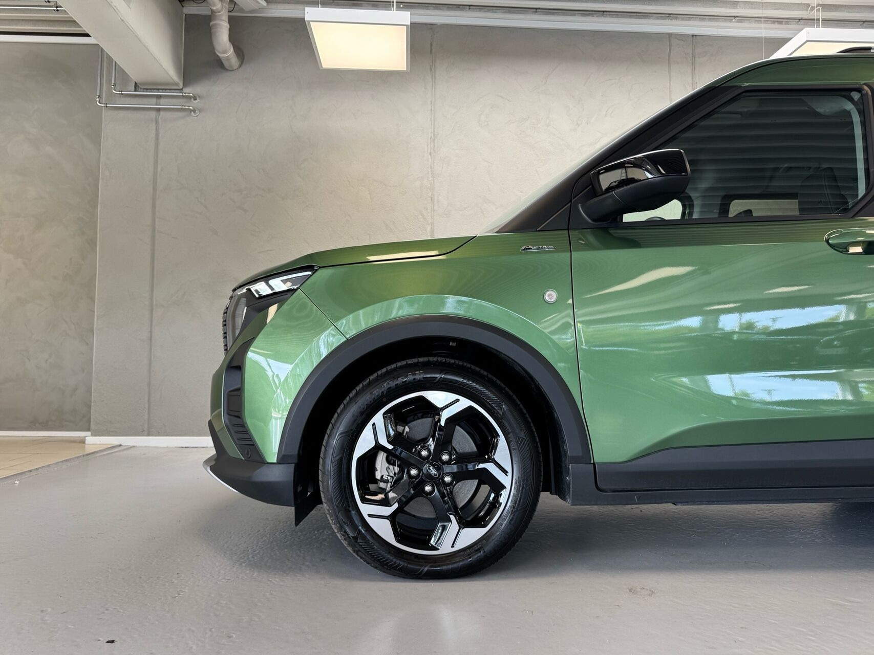 Grøn Ford E-Tourneo Courier fra 2025