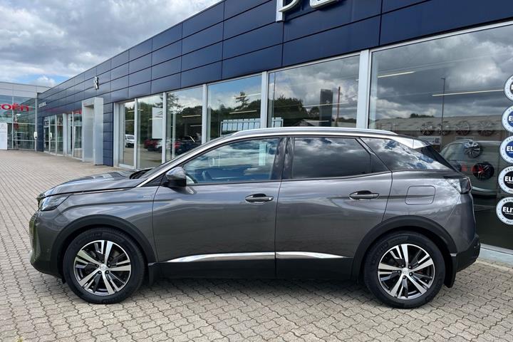 Grå Peugeot 3008 fra 2021