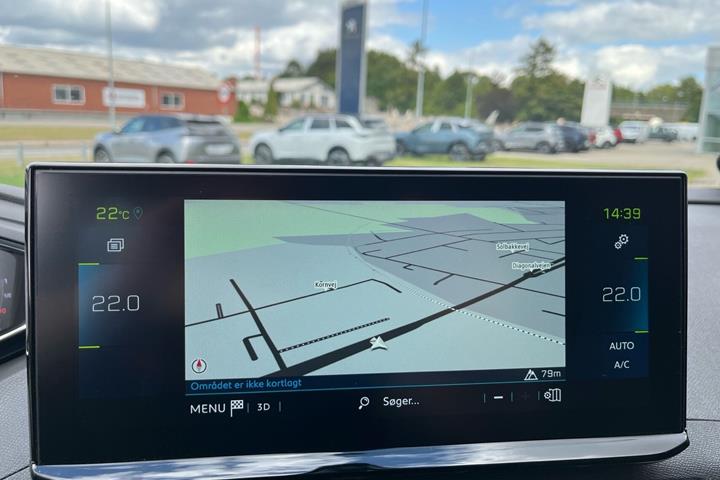 Grå Peugeot 3008 fra 2021