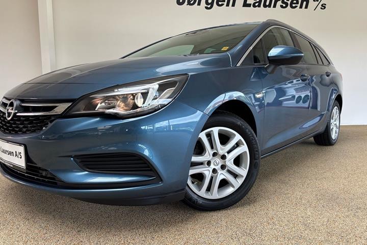 Blå Opel Astra fra 2017