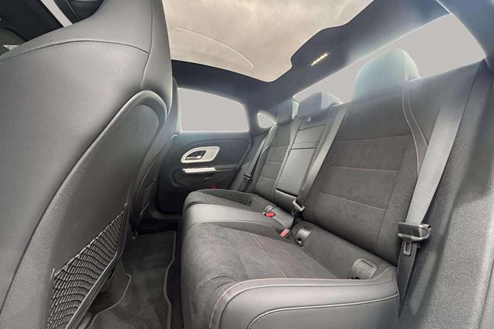 Hvid Mercedes CLA250+ fra 2025