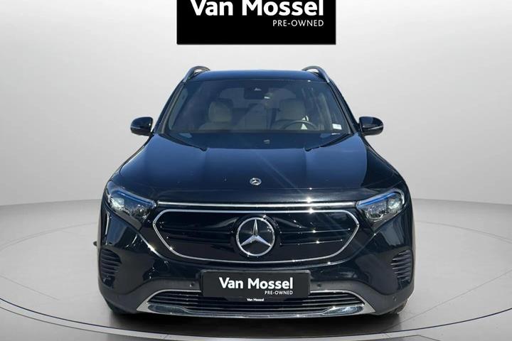 Sort Mercedes EQB 250 fra 2024