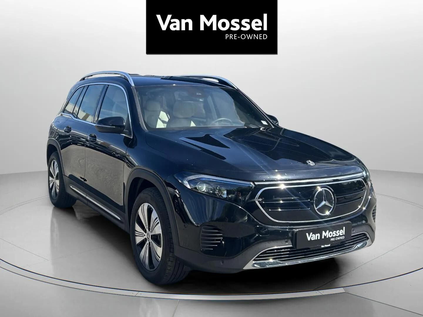 Sort Mercedes EQB 250 fra 2024
