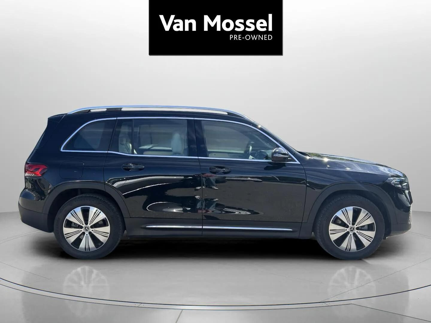 Sort Mercedes EQB 250 fra 2024