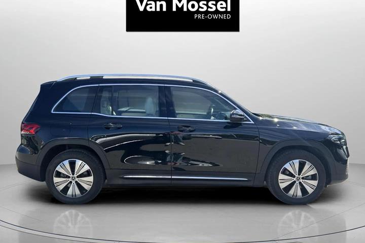 Sort Mercedes EQB 250 fra 2024