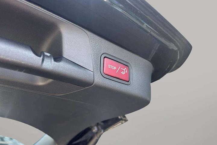 Sort Mercedes EQB 250 fra 2024