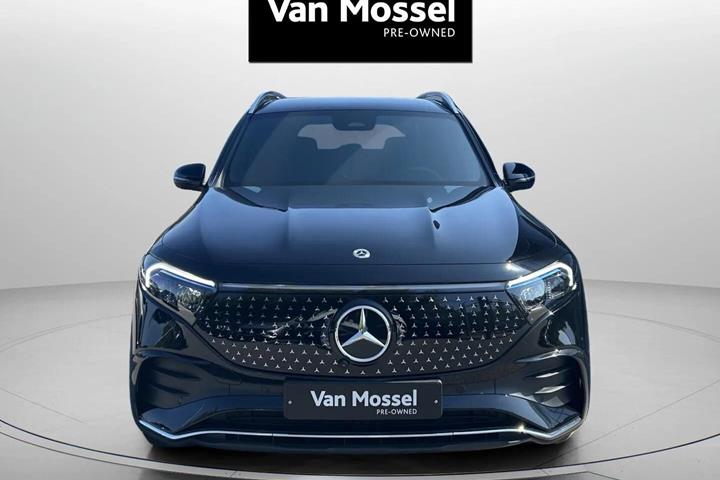 Sort Mercedes EQB 250+ fra 2025