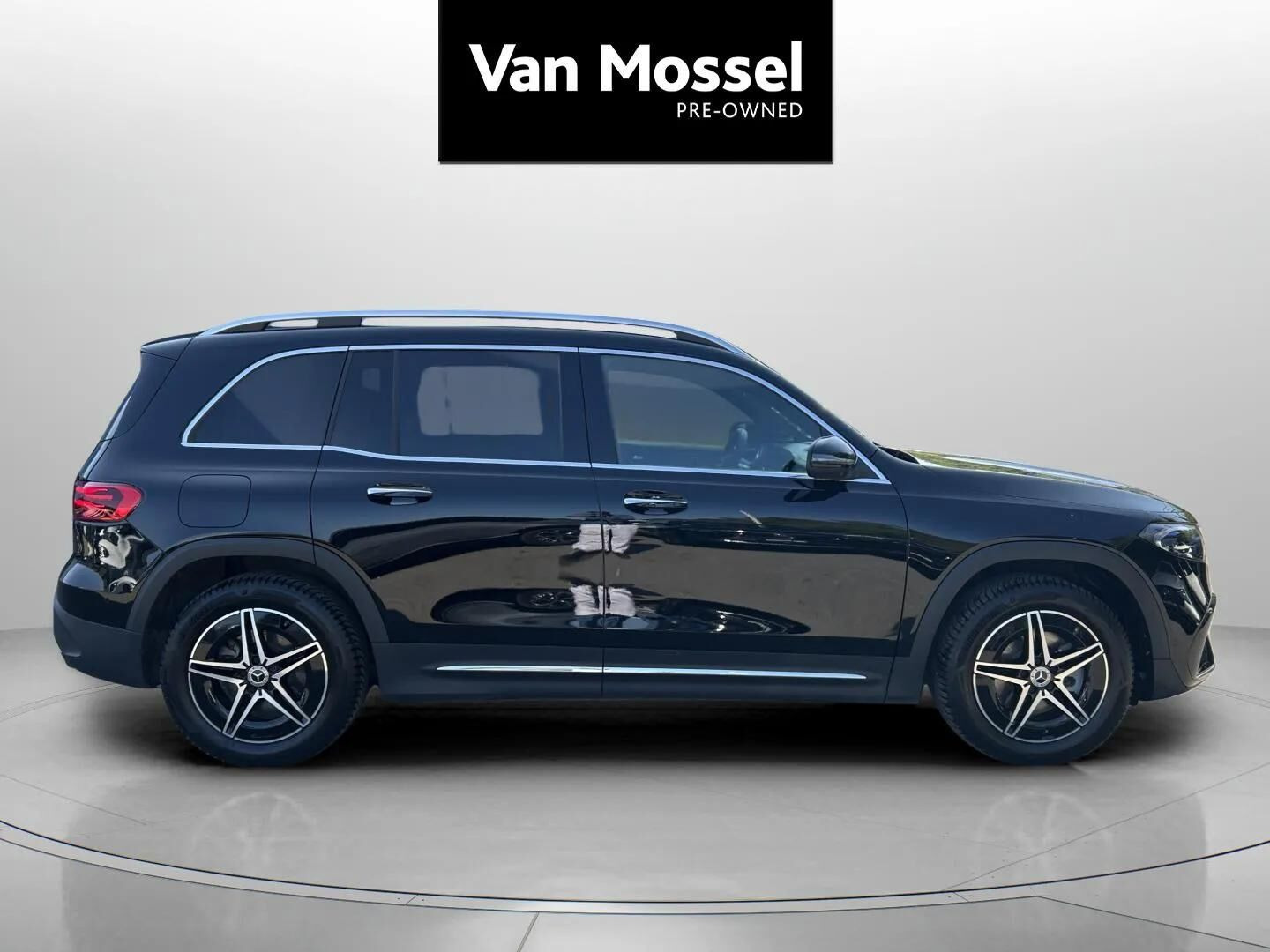 Sort Mercedes EQB 250+ fra 2025
