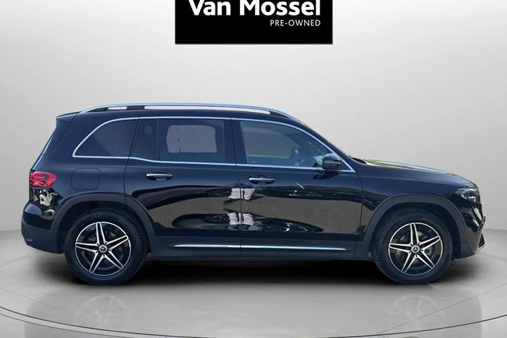Sort Mercedes EQB 250+ fra 2025