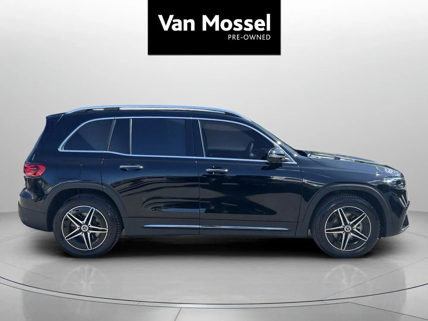 Sort Mercedes EQB 250+ fra 2025