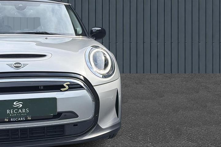 Sølv Mini Cooper SE fra 2023