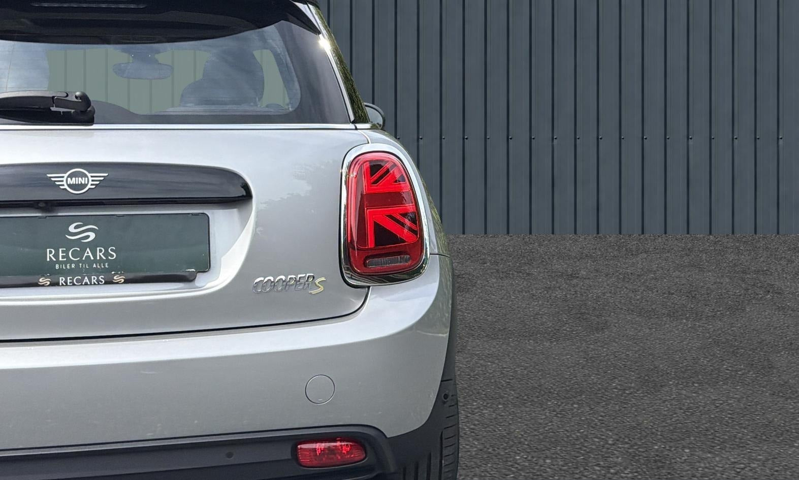Sølv Mini Cooper SE fra 2023