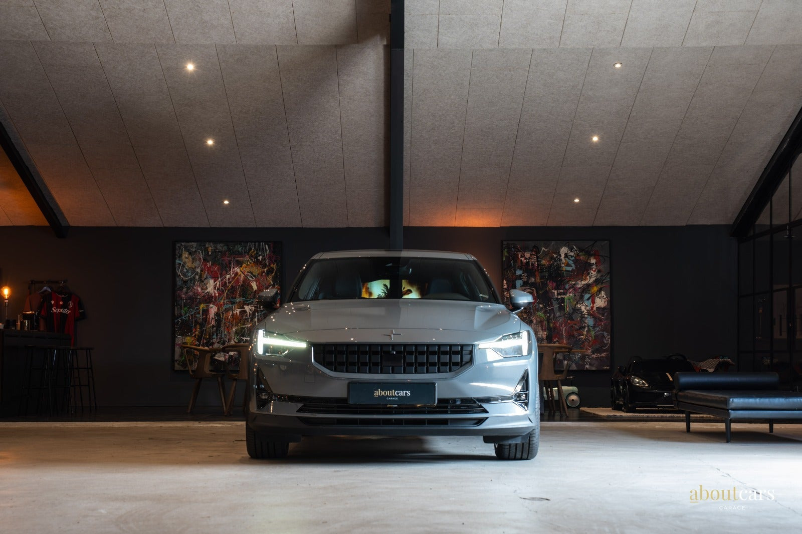 Grå Polestar 2 fra 2022