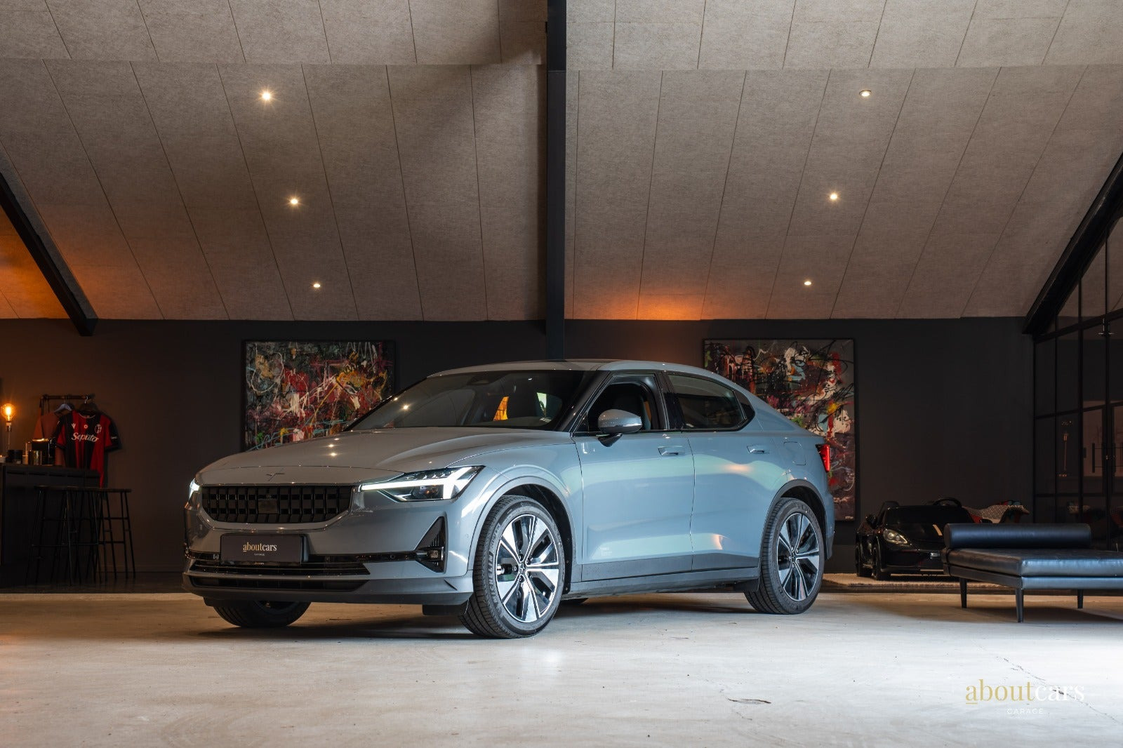 Grå Polestar 2 fra 2022