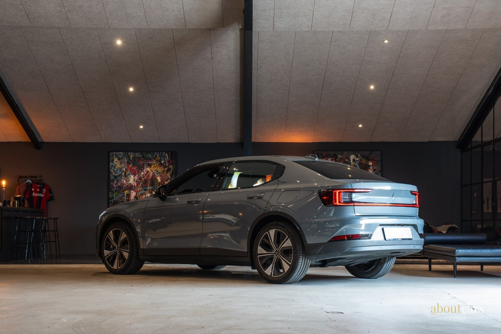 Grå Polestar 2 fra 2022