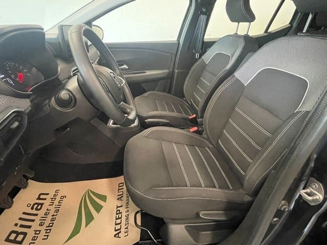 Grå Dacia Sandero fra 2022
