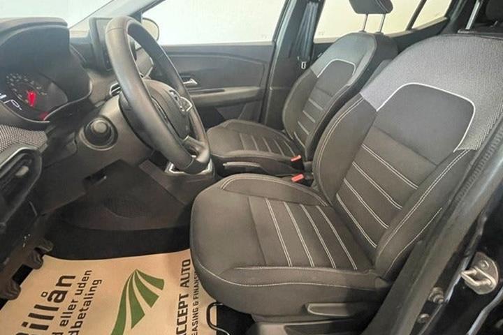 Grå Dacia Sandero fra 2022