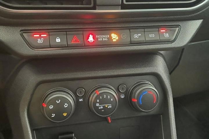Grå Dacia Sandero fra 2022
