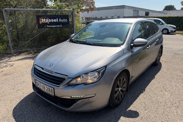 Grøn Peugeot 308 fra 2015