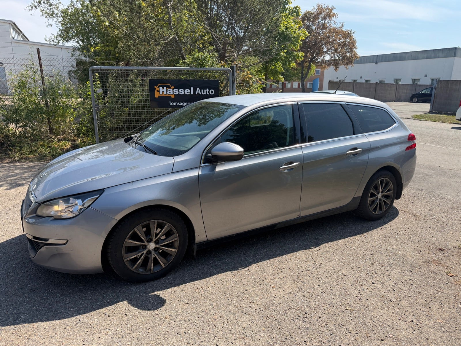 Grøn Peugeot 308 fra 2015